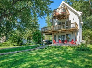 11517 Algonquin Dr, Pinckney, MI