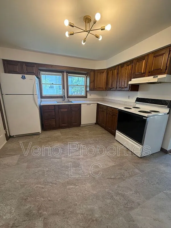 2 bed, 1.0 bath, 1000 sqft, $2,050 — Photo 2