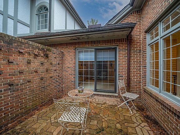 4th image of 4091 Cranbrook Ct #1