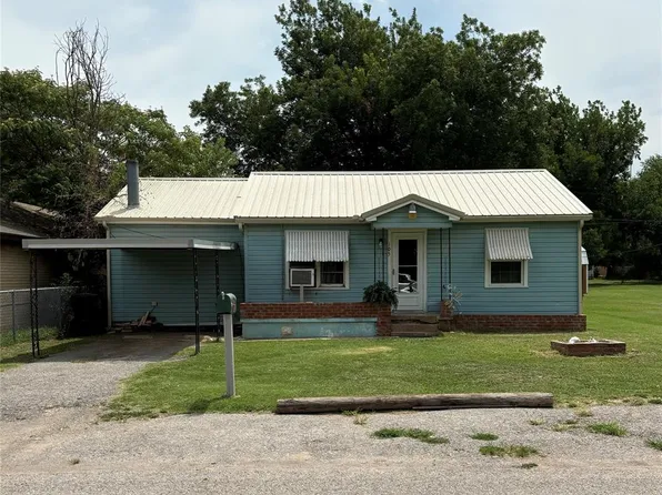 105 6th St, Chickasha, OK 73018