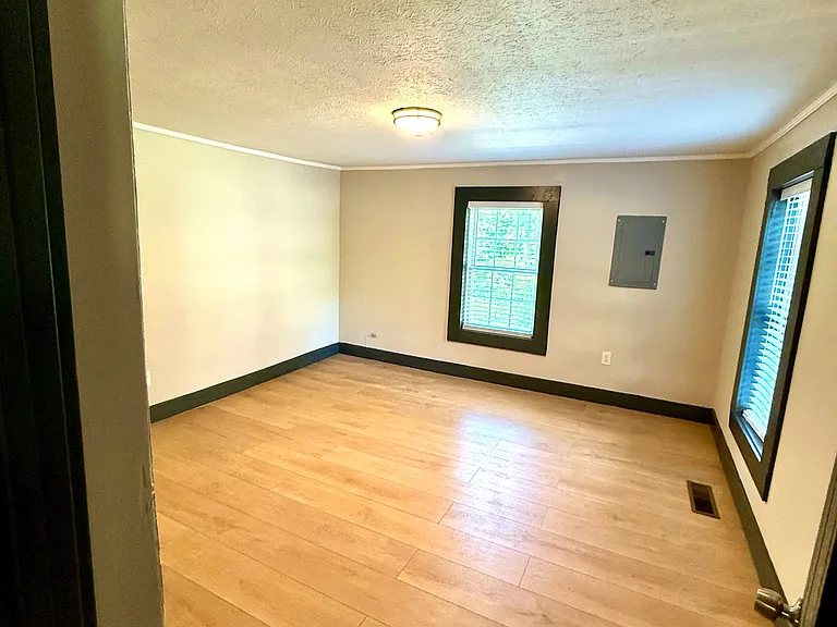 604 McCurdy Rd — Photo 8