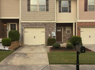 33 Burns View Ct, Lawrenceville, GA 30044