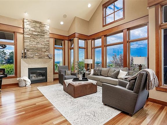 3rd image of 3225 Alpine Dr