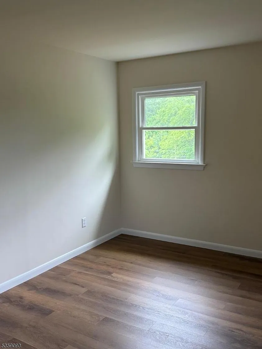 2 bed, 1.0 bath, $2,850 — Photo 3