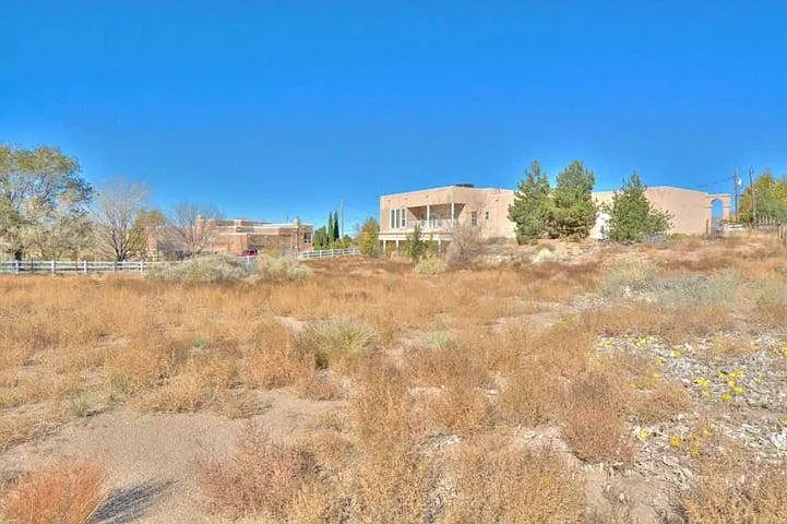 4 bed, 3324 sqft, $3,595 — Photo 2