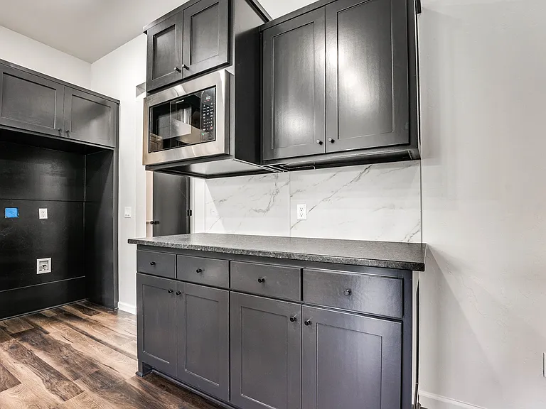 14301 Village Trl — Photo 16