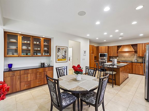 5th image of 1125 Glen Oaks Dr
