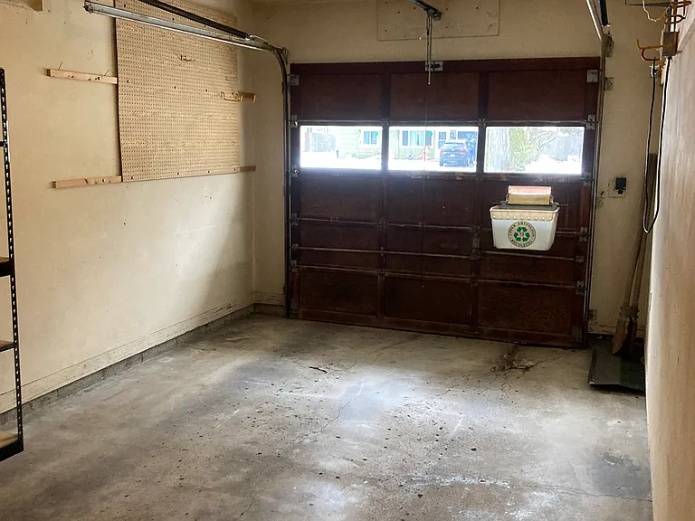 Garage - 1