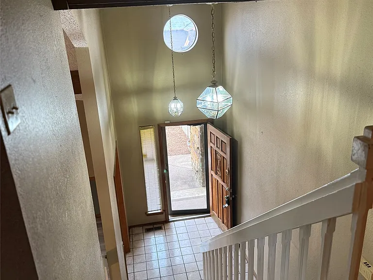 2614 S Gardenia Ave — Photo 29