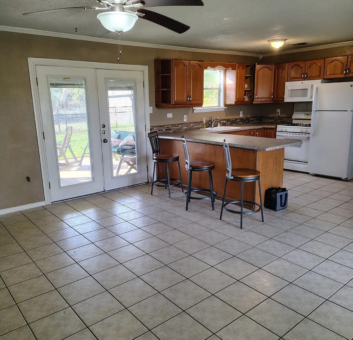 3 bed, 1260 sqft, $2,250 — Photo 3