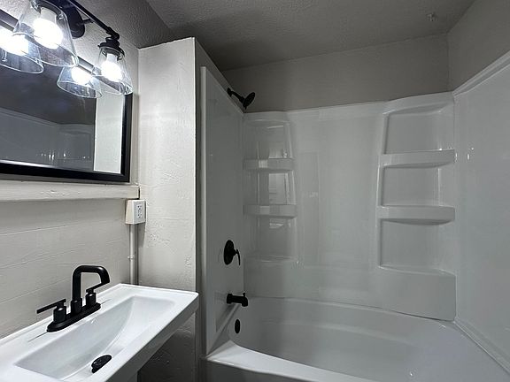 3rd image of 43-47 N Clinton Ave #43