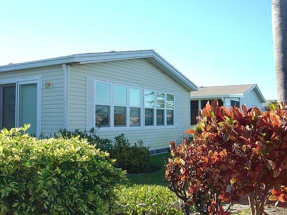 3rd image of 8490 Filifera Ct