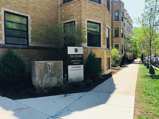 1st image of 717 W Cornelia Ave APT 1