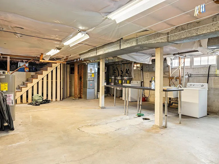 Parkside Apartments — Photo 16