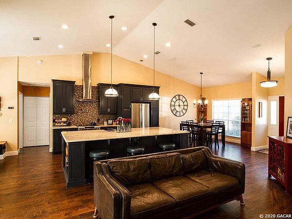 5th image of 4041 NW 64th Pl