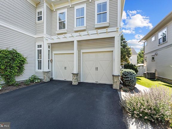 4th image of 22826 Courtland Park Dr