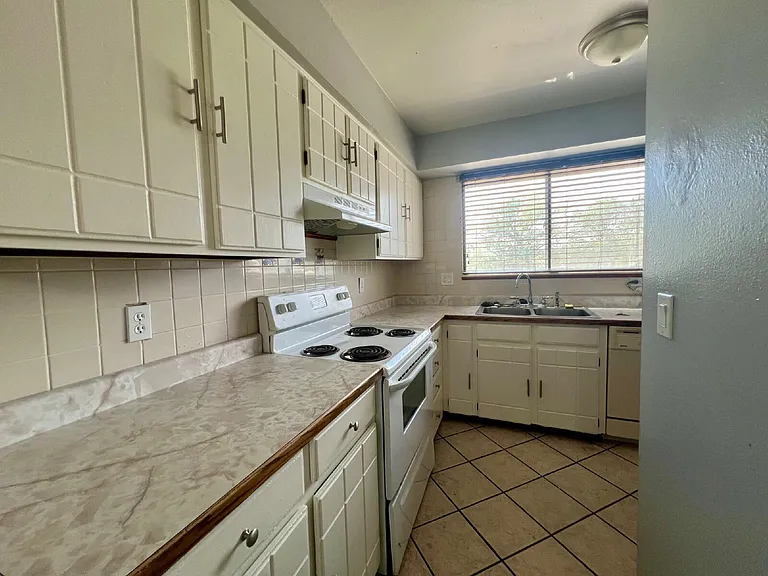 2567 Rainbow Dr #80 — Photo 6
