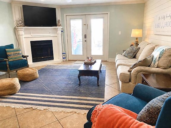 5th image of 5811 De Osta Dr #G