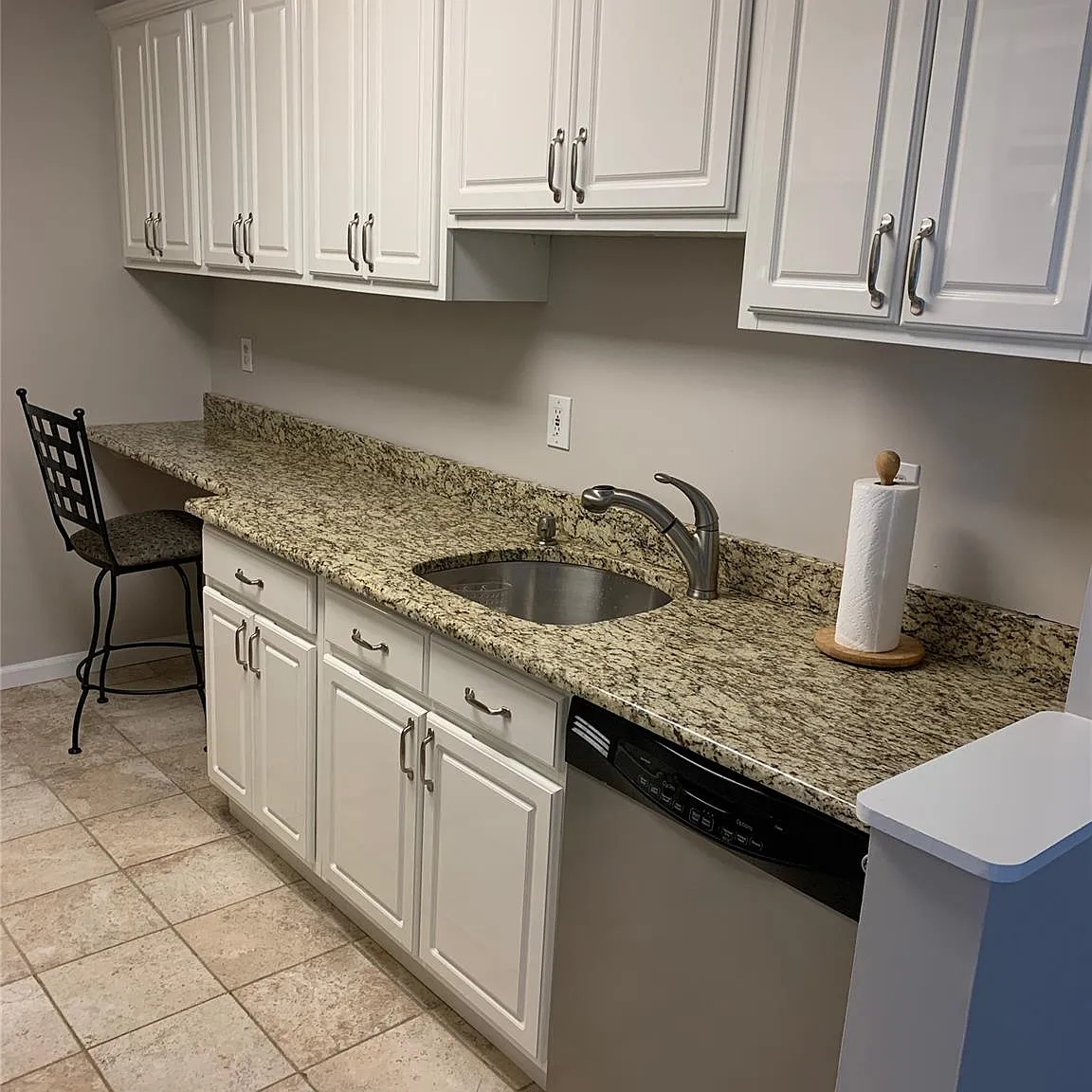 1 bed, 1.0 bath, 754 sqft, $2,300 — Photo 2