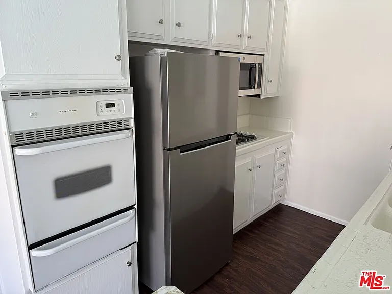 18600 Burbank Blvd #107 — Photo 5