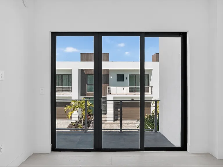 4420 SW 32nd Ave — Photo 23