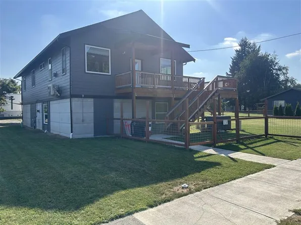 343 2nd St, Sumas, WA 98295