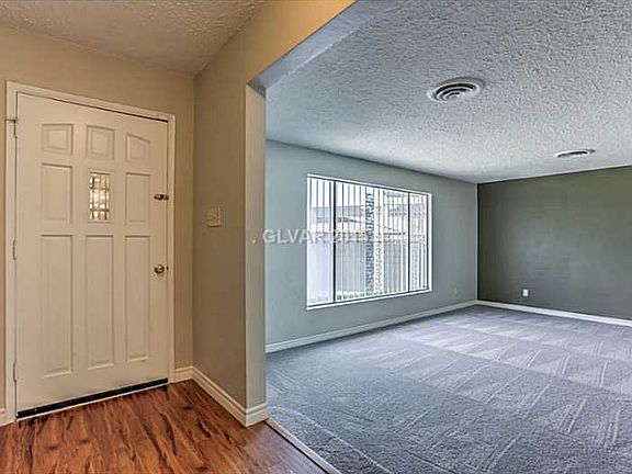 4th image of 1912 Chapman Dr