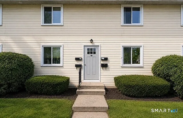 6 Russell St #8