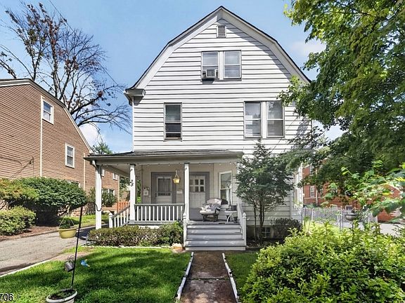 2nd image of 35 Lakeview Pl