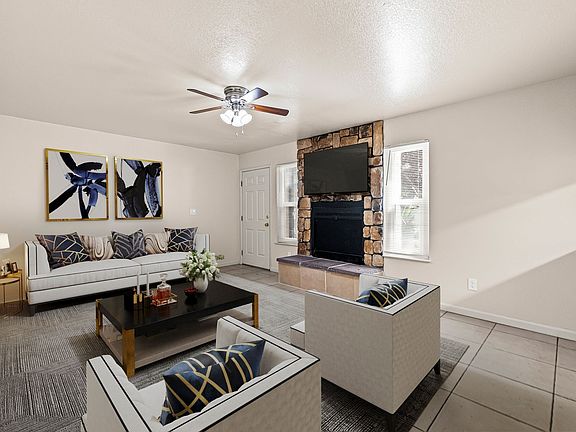 2nd image of 1263 N Cedar St #261