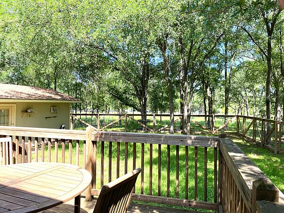 4th image of 135 Lake Leaf Dr