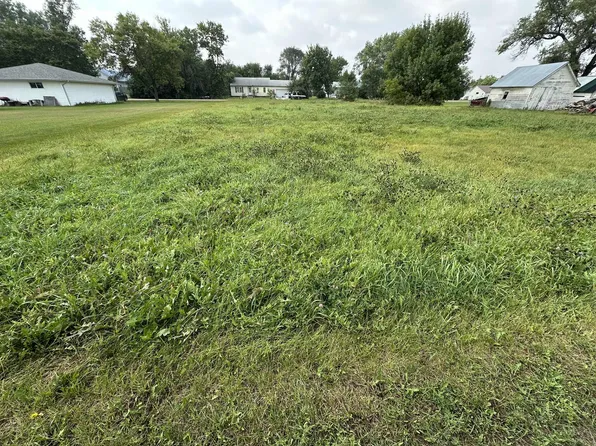 715 Whittecar Ave, Gregory, SD 57533