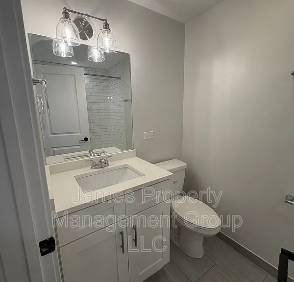 6325 N Richmond St — Photo 9
