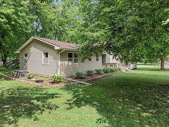 3rd image of 1304 Swanhill Dr