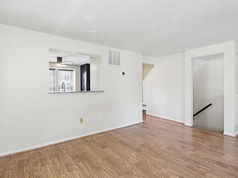 9402 Granite Hl — Photo 14