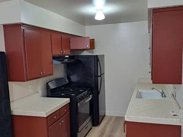 1589 Meadowview Rd, Sacramento, CA 95832