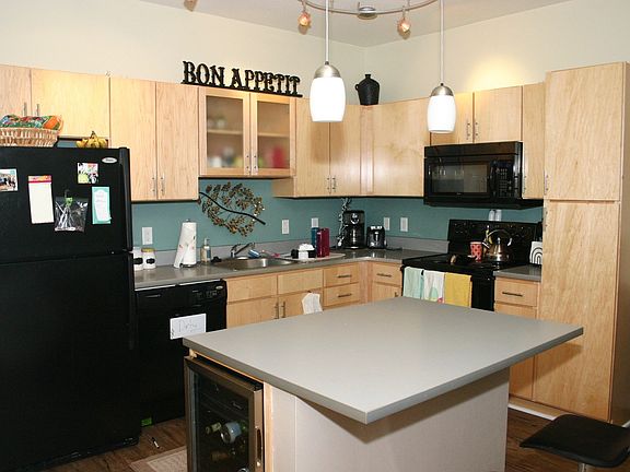 3rd image of 1000 University Ave SE APT 216