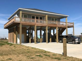 109 Jewel Dr, Crystal Beach, TX 77650