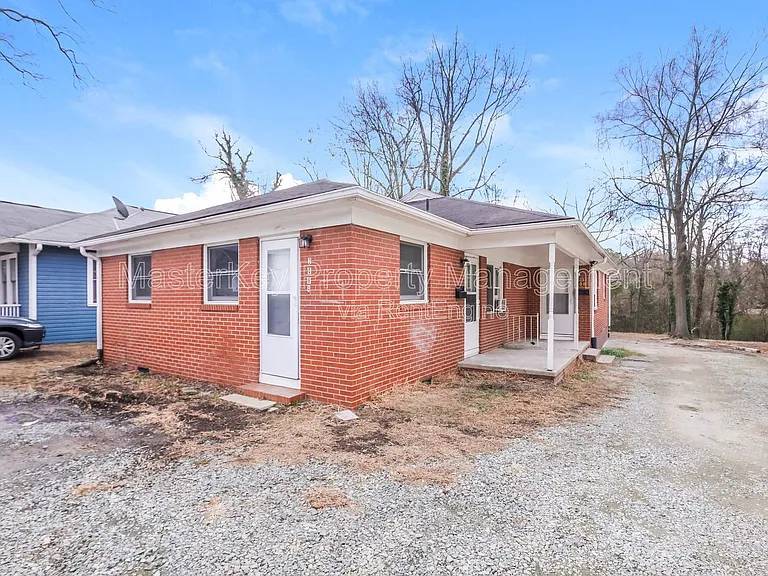 208 E Geer St #B — Photo 22