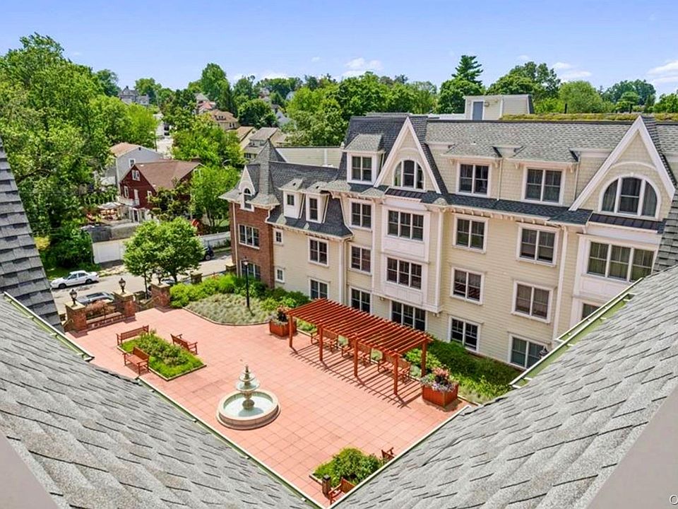 1st image of 225 Stanley Avenue #419