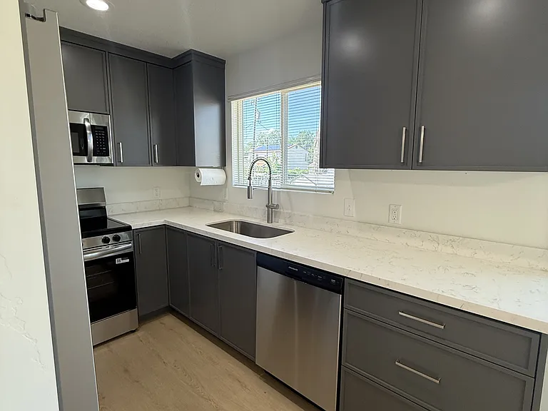 1838 W New York Dr — Photo 4