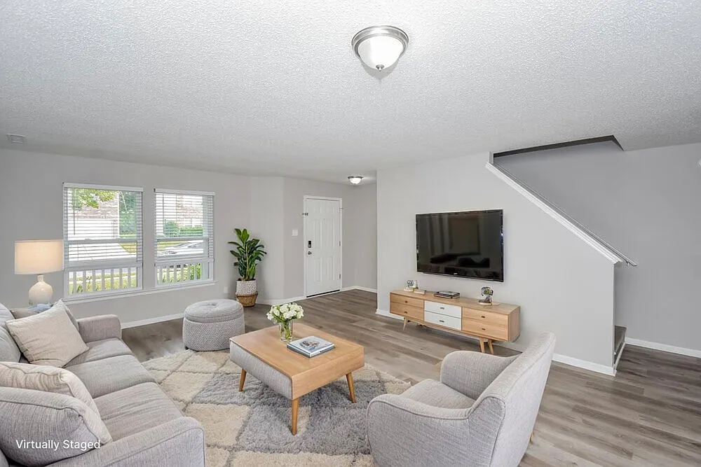 3 bed, 2.0 bath, 2580 sqft, $2,310 — Photo 4