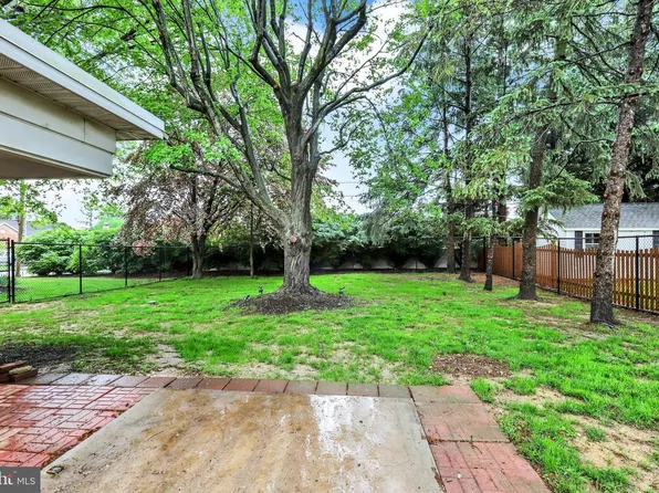 406 Clearview Rd, Hanover, PA 17331