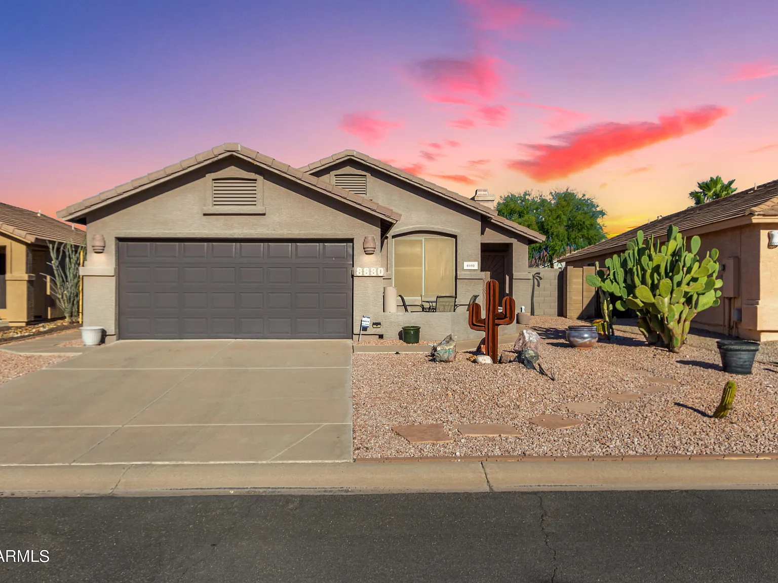 4 bed, 2.0 bath, 1660 sqft, $2,600 — Photo 2