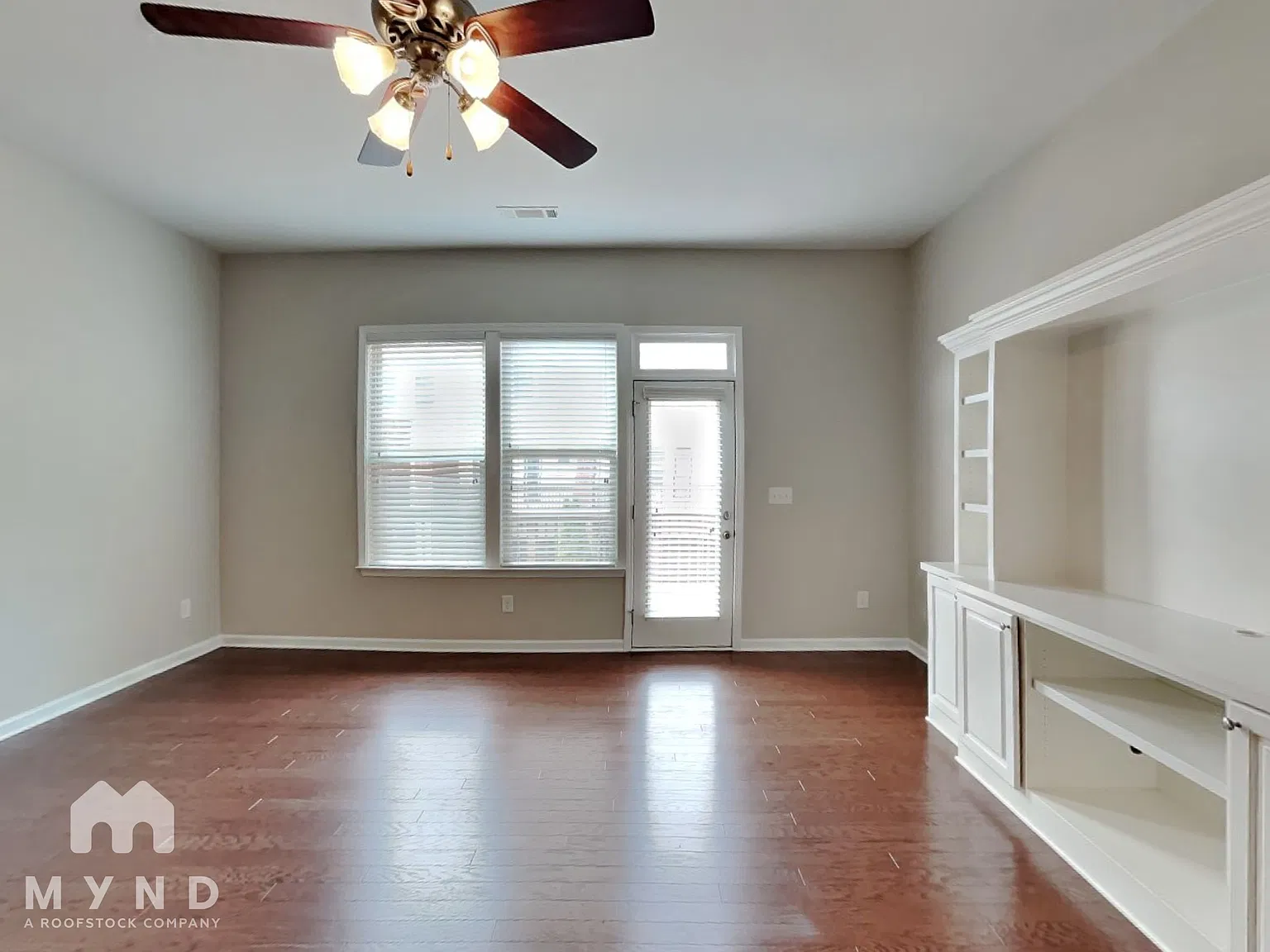 3 bed, 3.5 bath, 2200 sqft, $3,095 — Photo 2