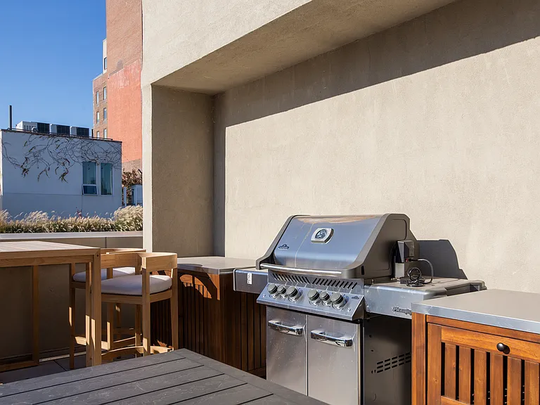 75 Kenmare St #4D — Photo 21
