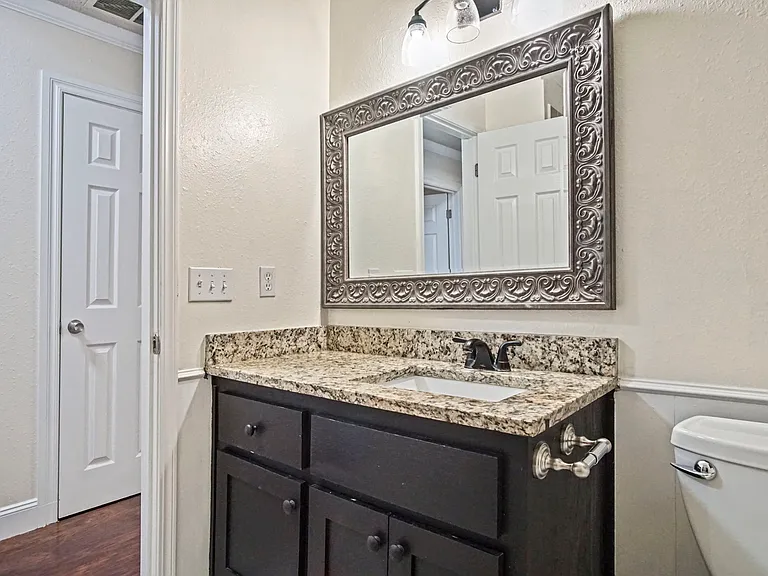 625 Hawthorne Pl — Photo 25