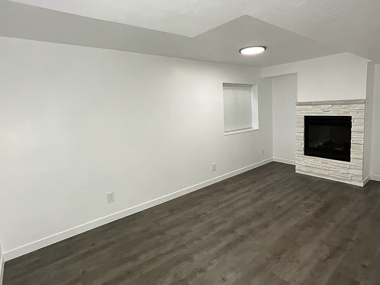 255 S 240 W — Photo 4