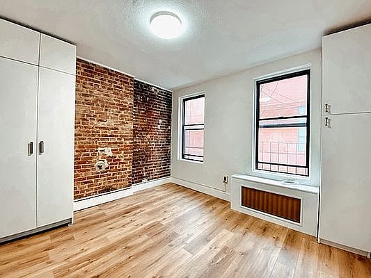 Building Photo 4