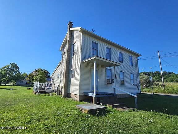 3rd image of 282 Columbia Hill Rd